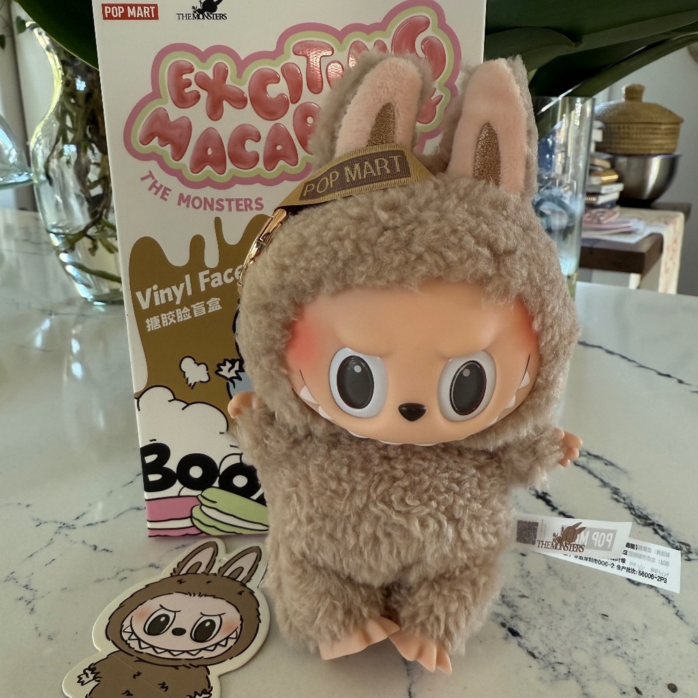 Labubu - Exciting Macaron - Toffee